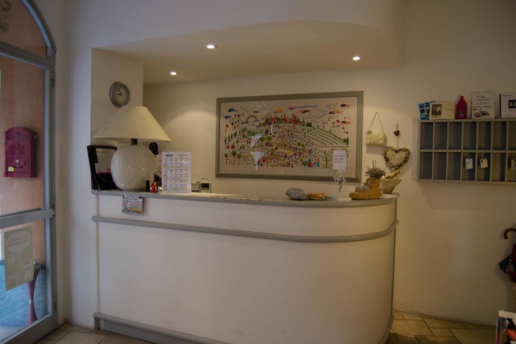 Hotel Giongo Споторно Екстериор снимка