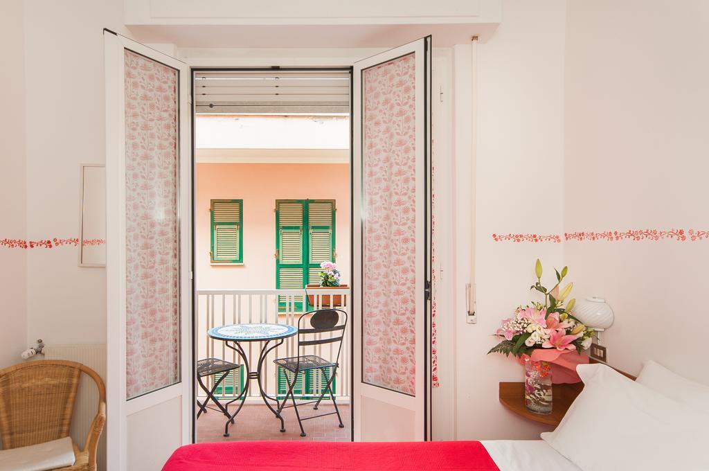 Hotel Giongo Споторно Екстериор снимка