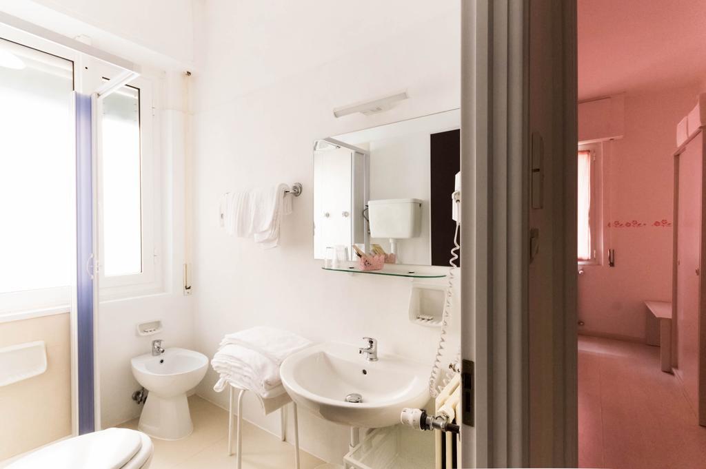 Hotel Giongo Споторно Екстериор снимка