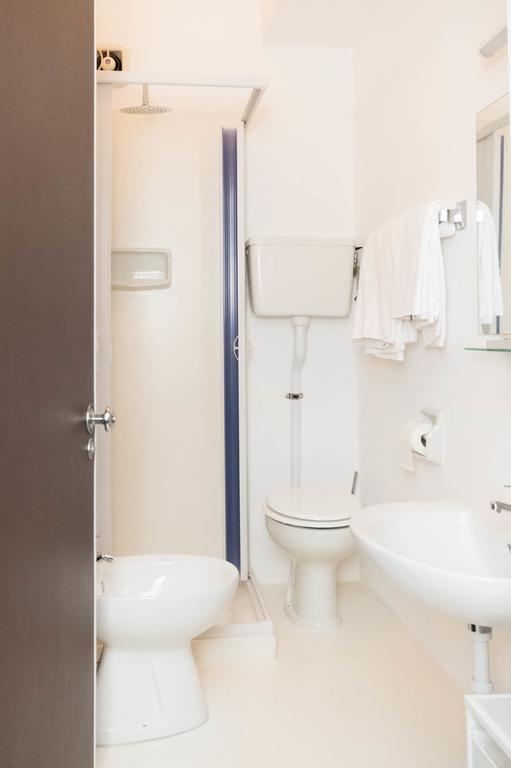 Hotel Giongo Споторно Екстериор снимка
